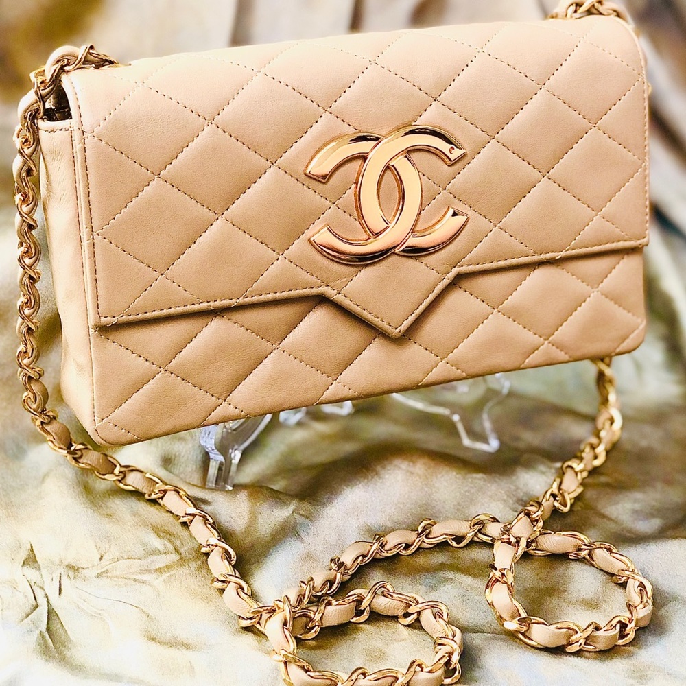 ❗️SOLD💛HOST PICK!💥CHANEL Vintage Quilted CC Bag - Picture 3 of 16